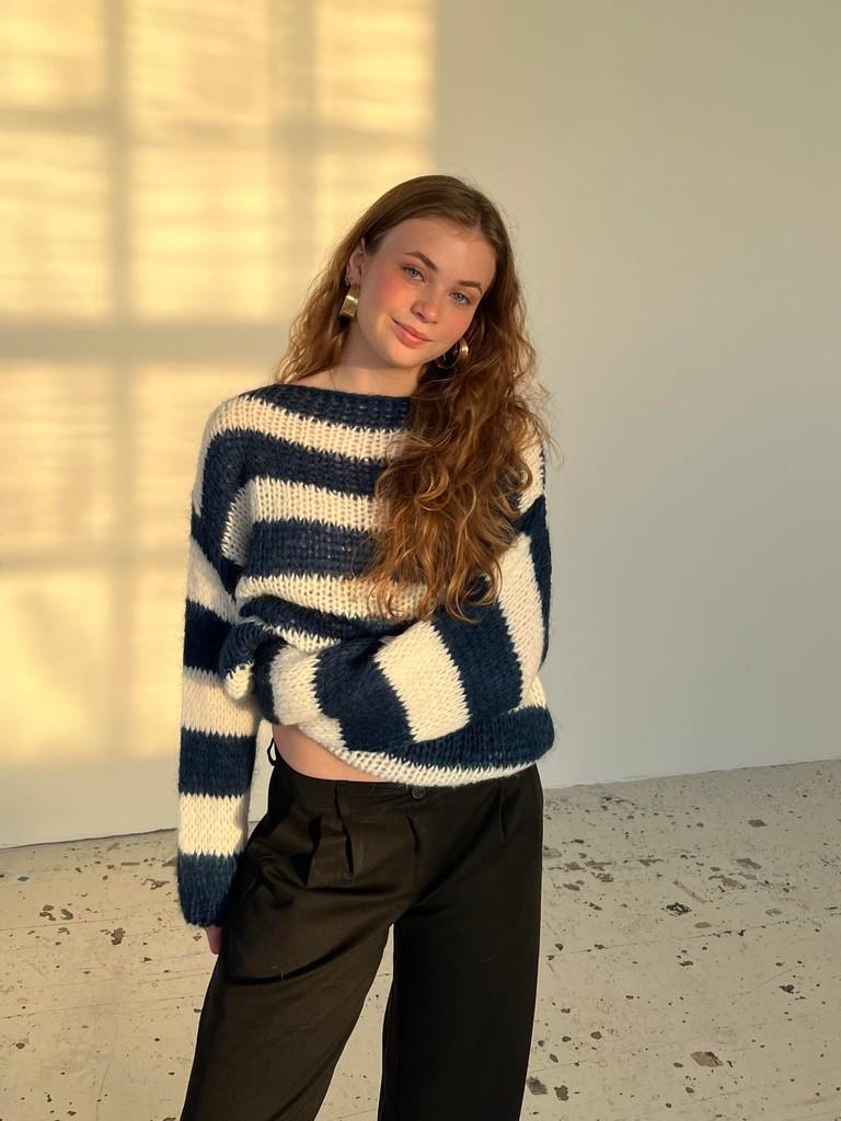 Anna Knitted Sweater - White/Blue